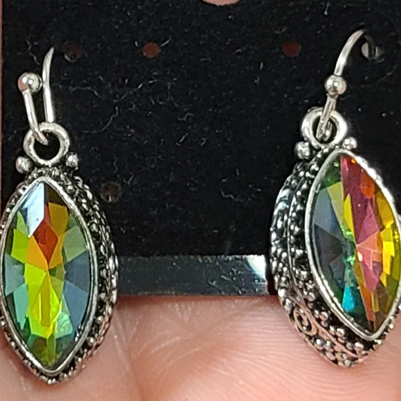 VINTAGE 3D RAINBOW IRIDESCENT TOPAZ CRYSTAL ANTIQUE SILVER DESIGN EARRINGS - Picture 8 of 17